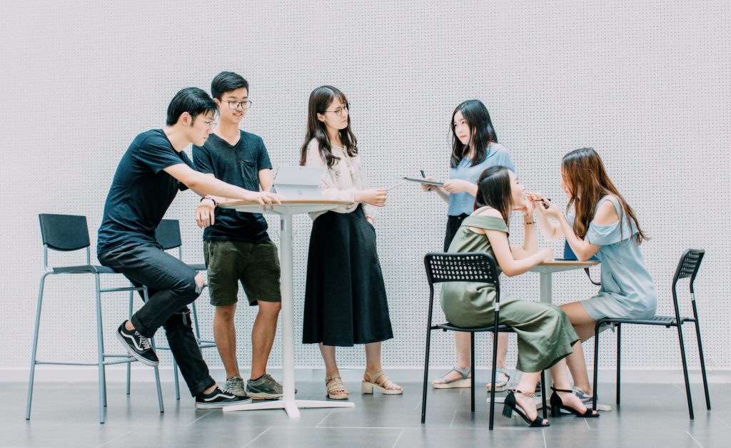 group of Chinese students hang out together